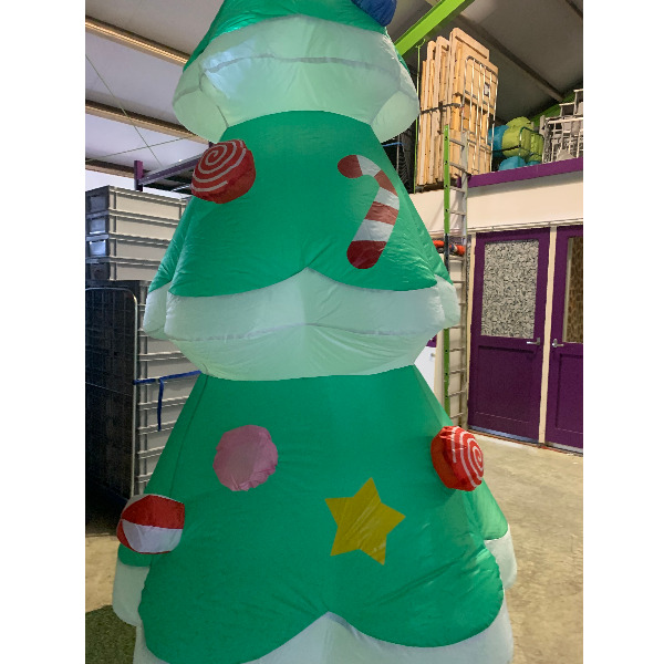 Opblaasfiguur - Kerstboom 2,1m