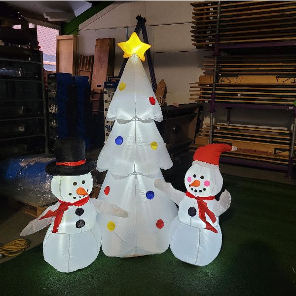 Opblaasfiguur - Kerstboom wit met sneeuwpop