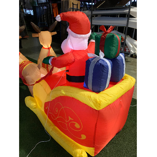 Opblaasfiguur - Kerstman in slee 1,3x2,2m