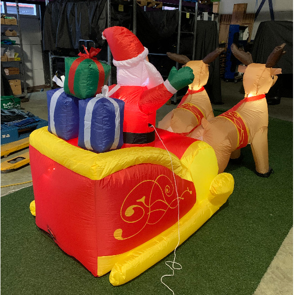 Opblaasfiguur - Kerstman in slee 1,3x2,2m