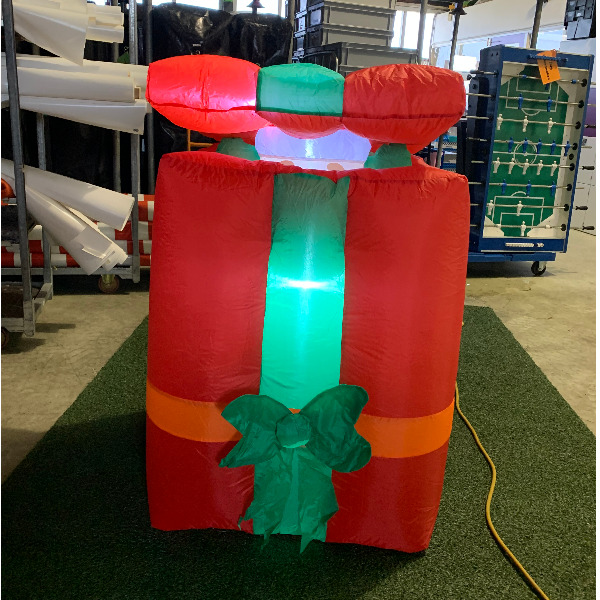Opblaasfiguur - Kerstman kiekeboe - cadeautje (interactief)
